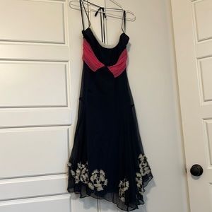 BCBGMaxazria Navy Blue Pink Flowy Silk Dress Sz 6 in excellent condition